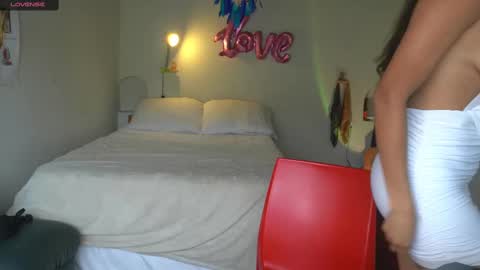 Snapshot of daniisla chatting on 03/08/25, 06:58 danalle .. online show from 03/08/25, 06:58