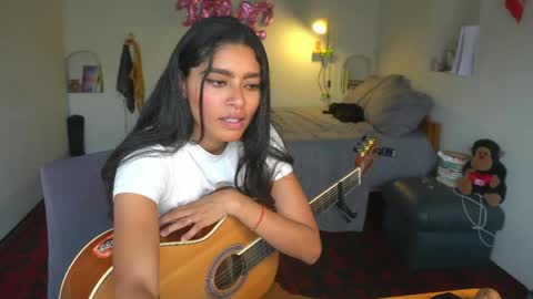Snapshot of daniisla chatting on 05/31/26, 06:09 danalle .. online show from 05/31/26, 06:09