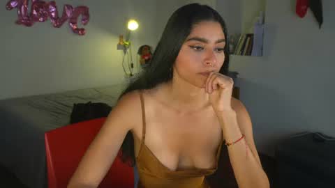Snapshot of daniisla chatting on 06/28/26, 06:03 danalle .. online show from 06/28/26, 06:03