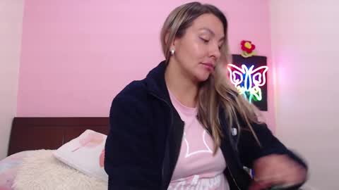 Snapshot of danika_bellaa chatting on 01/16/25, 02:09 K A R O L online show from 01/16/25, 02:09