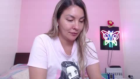 Snapshot of danika_bellaa chatting on 01/21/25, 03:26 K A R O L online show from 01/21/25, 03:26