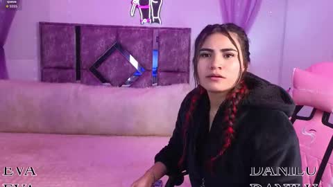 Danilu and Eva online show from 11/28/25, 07:05