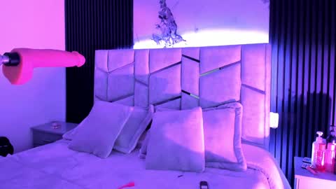 Dani Phonenix online show from 12/28/24, 07:11