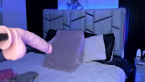 Dani Phonenix online show from 02/10/25, 07:28