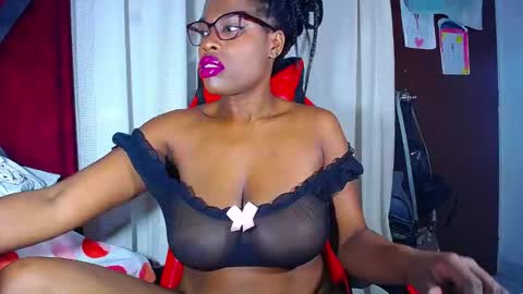 danisabrownn online show from 11/21/25, 07:12