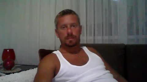 Snapshot of danisami12345 chatting on 09/30/25, 08:25 daniel online show from 09/30/25, 08:25