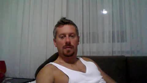 Snapshot of danisami12345 chatting on 11/15/25, 10:15 daniel online show from 11/15/25, 10:15