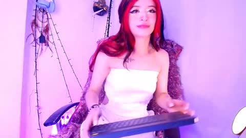 Snapshot of danita_veelz chatting on 10/18/25, 04:37 danita_veelz online show from 10/18/25, 04:37