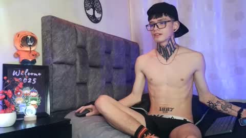 Snapshot of dann_brown chatting on 02/05/25, 02:08 Dann Brown online show from 02/05/25, 02:08