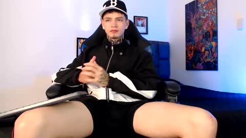 Snapshot of dann_brown chatting on 06/07/26, 01:21 Dann Brown online show from 06/07/26, 01:21