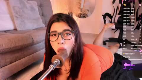 Snapshot of danna_adams1 chatting on 02/23/25, 01:35 danna_adams1 online show from 02/23/25, 01:35