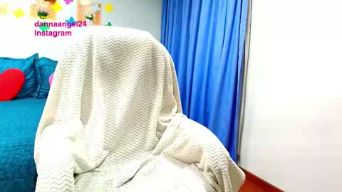 Danna online show from 09/18/25, 11:07