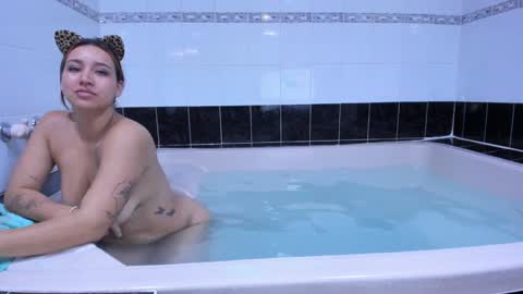 Snapshot of danna_reyess chatting on 02/04/25, 06:17 Danna online show from 02/04/25, 06:17