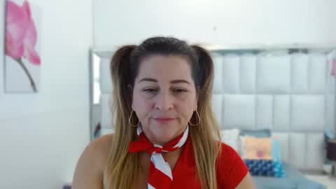 Snapshot of danna_wester chatting on 09/18/25, 02:52 D a n n a w e s t e r online show from 09/18/25, 02:52