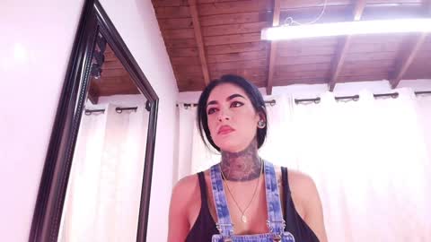Snapshot of dannaberlin chatting on 01/11/25, 07:05 Danna Berlin online show from 01/11/25, 07:05