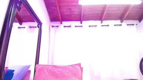 Snapshot of dannaberlin chatting on 01/29/25, 07:22 Danna Berlin online show from 01/29/25, 07:22