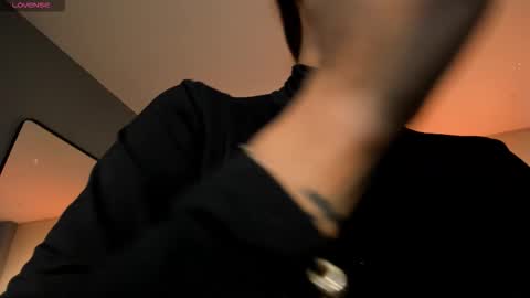 Danna Cruz  online show from 01/16/26, 07:29