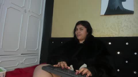 Snapshot of dannagarza chatting on 02/09/25, 10:42 Danna Garza online show from 02/09/25, 10:42