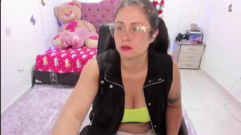 Snapshot of dannajeins chatting on 06/16/26, 03:14 Danna Sofia jeins online show from 06/16/26, 03:14