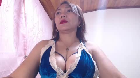 dannamomcerratt online show from 04/16/26, 01:39