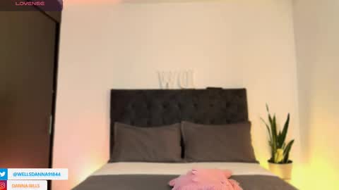 Danna Wells online show from 10/15/25, 10:15