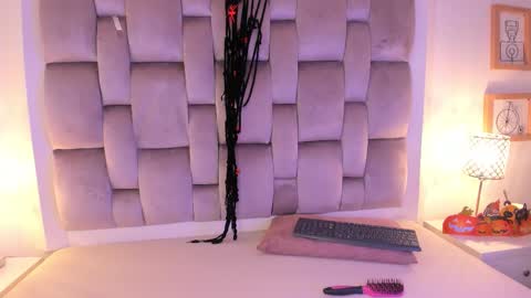 Dannika online show from 10/30/25, 03:08