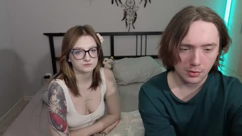 Snapshot of danny_and_ellen chatting on 12/13/25, 07:42 danny and ellen online show from 12/13/25, 07:42