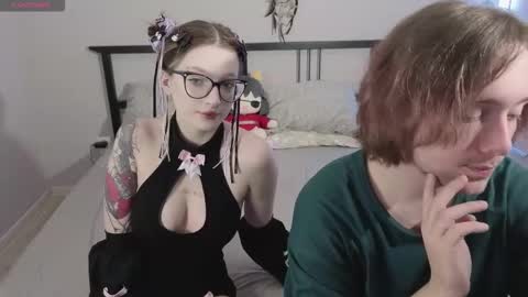 Snapshot of danny_and_ellen chatting on 12/15/25, 05:17 danny and ellen online show from 12/15/25, 05:17