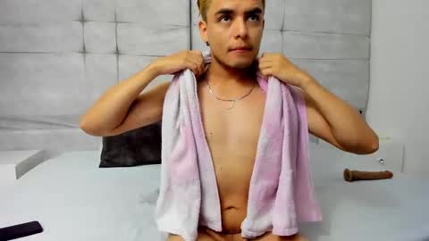 Snapshot of danny_butt_ chatting on 12/10/24, 02:50 Daniel online show from 12/10/24, 02:50