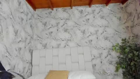 Snapshot of danny_fernandez chatting on 10/24/25, 05:48 danny_fernandez online show from 10/24/25, 05:48