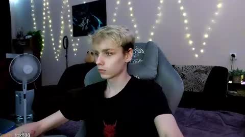 Snapshot of danny_fox888 chatting on 07/14/26, 04:13 Daniel online show from 07/14/26, 04:13