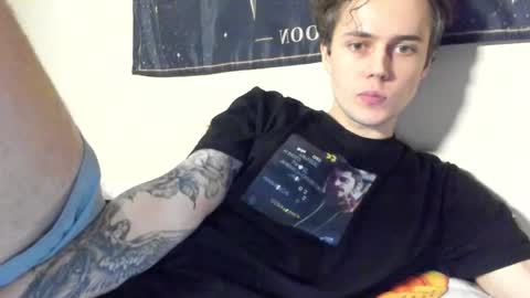 Snapshot of danny_love01 chatting on 01/30/25, 03:51 danny online show from 01/30/25, 03:51
