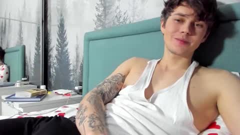 Snapshot of danny_love01 chatting on 02/15/25, 04:23 danny online show from 02/15/25, 04:23