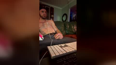 Snapshot of dannygowild chatting on 04/04/26, 05:27 dannygowild online show from 04/04/26, 05:27