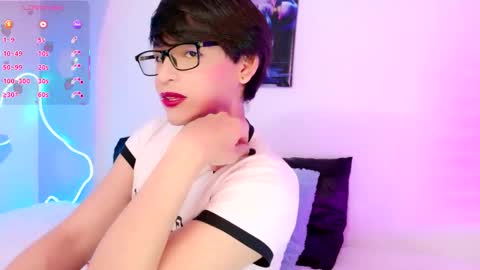 Snapshot of dannyhot__ chatting on 10/10/25, 08:08 Danny online show from 10/10/25, 08:08