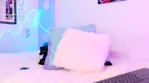 Snapshot of dannyhot__ chatting on 10/15/25, 08:25 Danny online show from 10/15/25, 08:25