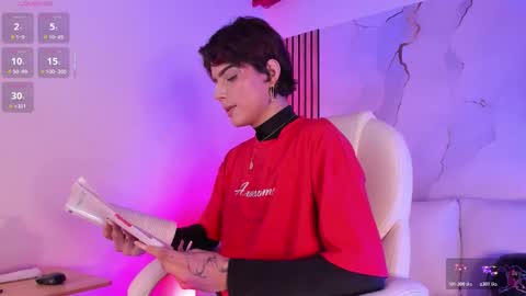 Snapshot of dannysastar_ chatting on 10/28/25, 10:45 DANNYSA online show from 10/28/25, 10:45