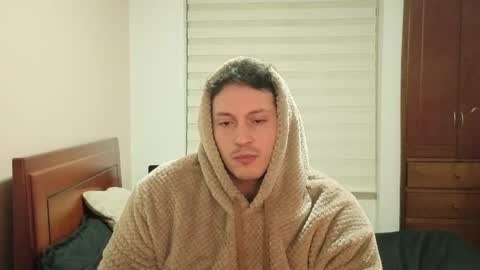 Snapshot of danruiz33 chatting on 04/20/26, 02:58 Dan online show from 04/20/26, 02:58