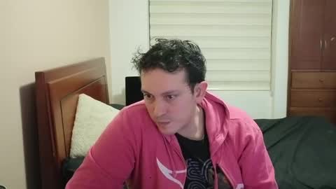 Snapshot of danruiz33 chatting on 04/30/26, 01:56 Dan online show from 04/30/26, 01:56