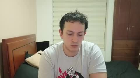 Snapshot of danruiz33 chatting on 05/20/26, 02:51 Dan online show from 05/20/26, 02:51