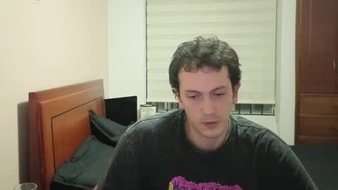 Snapshot of danruiz33 chatting on 05/21/26, 02:51 Dan online show from 05/21/26, 02:51