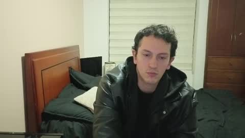 Snapshot of danruiz33 chatting on 05/26/26, 01:23 Dan online show from 05/26/26, 01:23