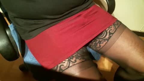 dansuit online show from 12/15/25, 11:25