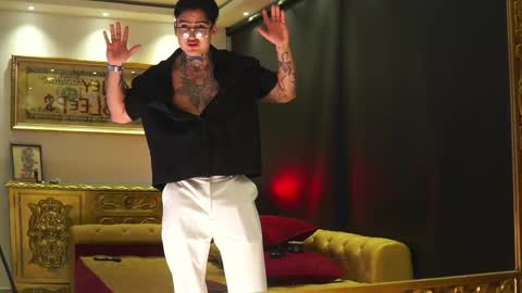 Snapshot of dantecoppolaa chatting on 11/29/25, 12:24 Dante coppola online show from 11/29/25, 12:24