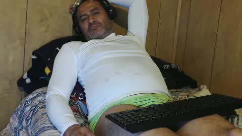 dantehot82 online show from 01/01/25, 07:20