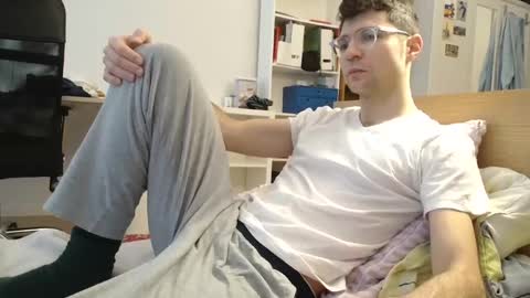 Snapshot of dantheman233 chatting on 01/19/25, 09:33 Daniel online show from 01/19/25, 09:33