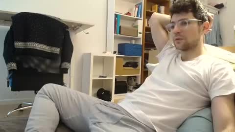 Snapshot of dantheman233 chatting on 02/12/25, 02:21 Daniel online show from 02/12/25, 02:21