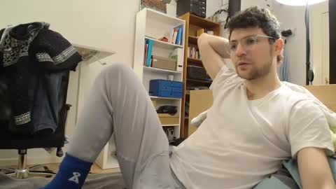 Snapshot of dantheman233 chatting on 02/12/25, 08:40 Daniel online show from 02/12/25, 08:40