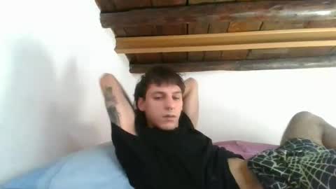 Snapshot of dany_peque chatting on 10/08/25, 10:35 dany_peque online show from 10/08/25, 10:35