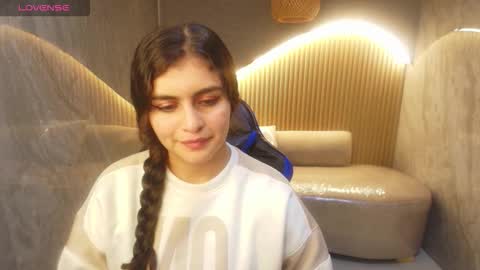 Snapshot of dany_r_ chatting on 09/29/25, 01:05 Dany online show from 09/29/25, 01:05